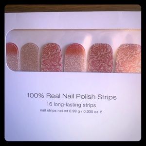 Color street: pink glitter roses